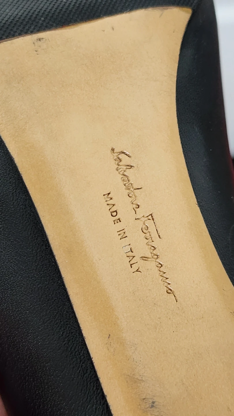 Salvatore Ferragamo Black Leather Bow Pumps Heels - photo 3