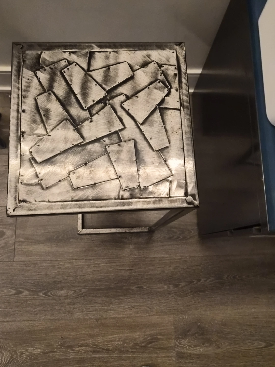 Metal C-Table Side Table - photo 2
