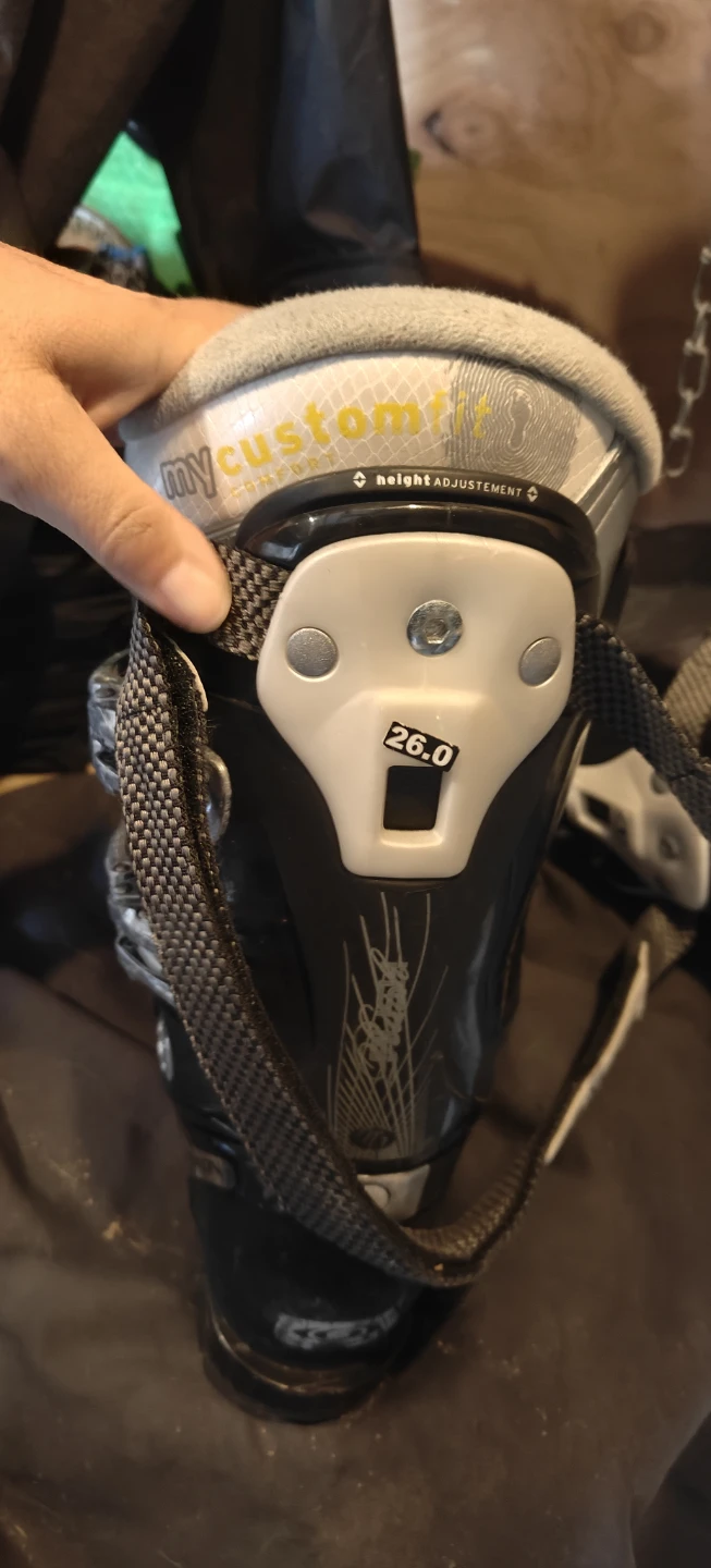 Ski Boots: 26.0 Solomon and or 26.0 HEAD - photo 2