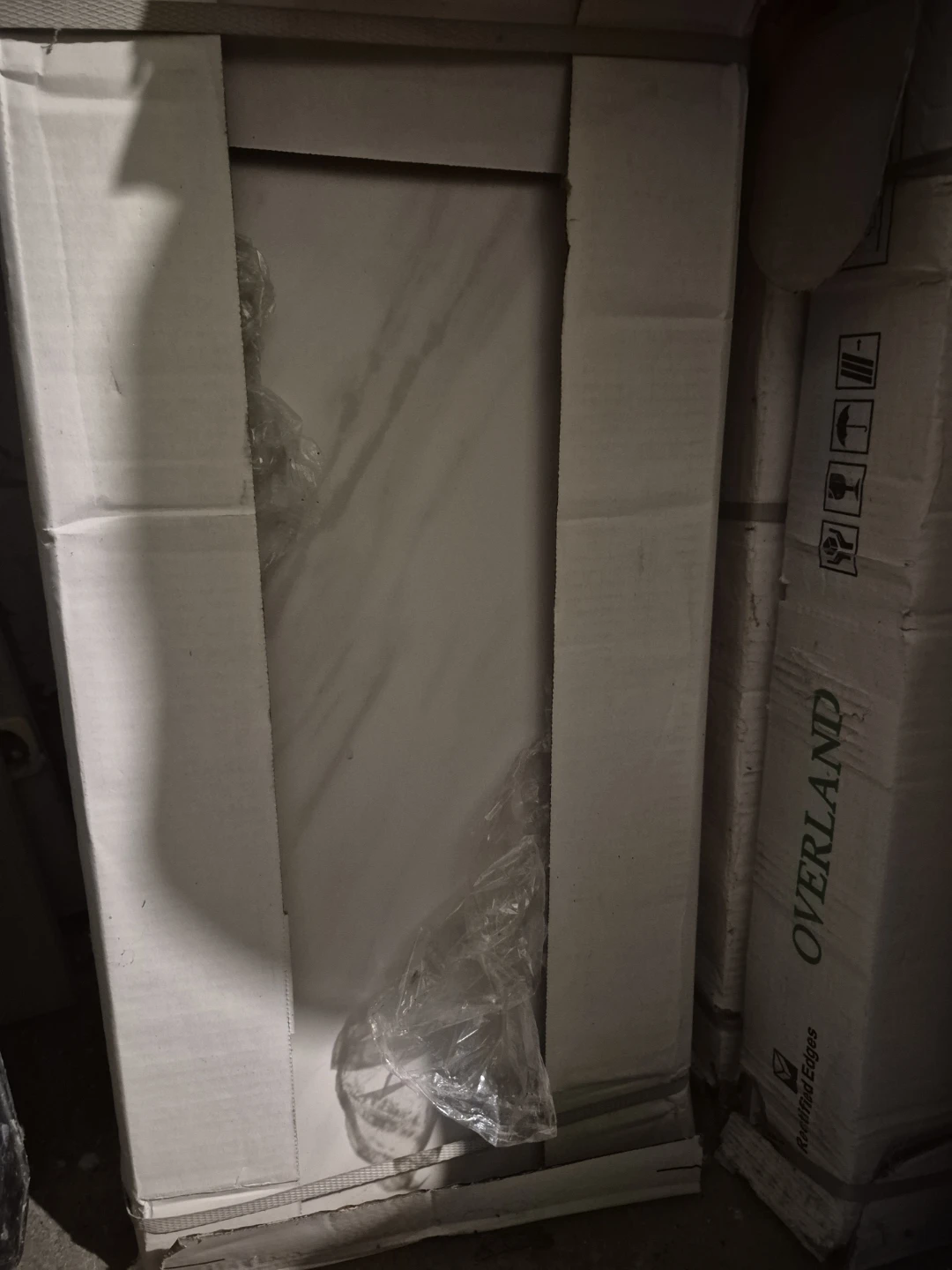 Free Porcelain tiles 12/24