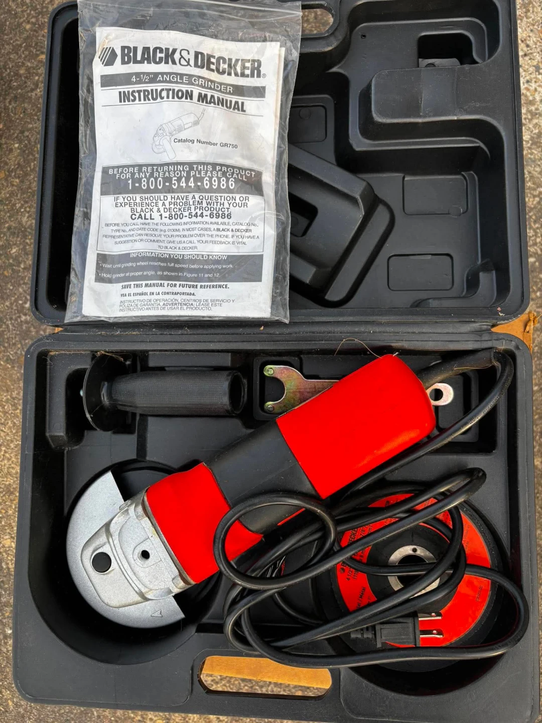 Black & Decker 4-1/2" Angle Grinder GR750 with Case