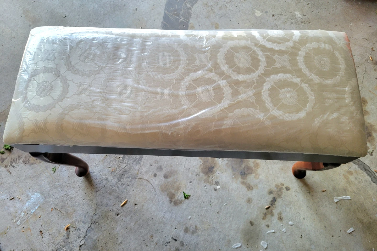 Upholstered Bench with Cabriole Legs - photo 4
