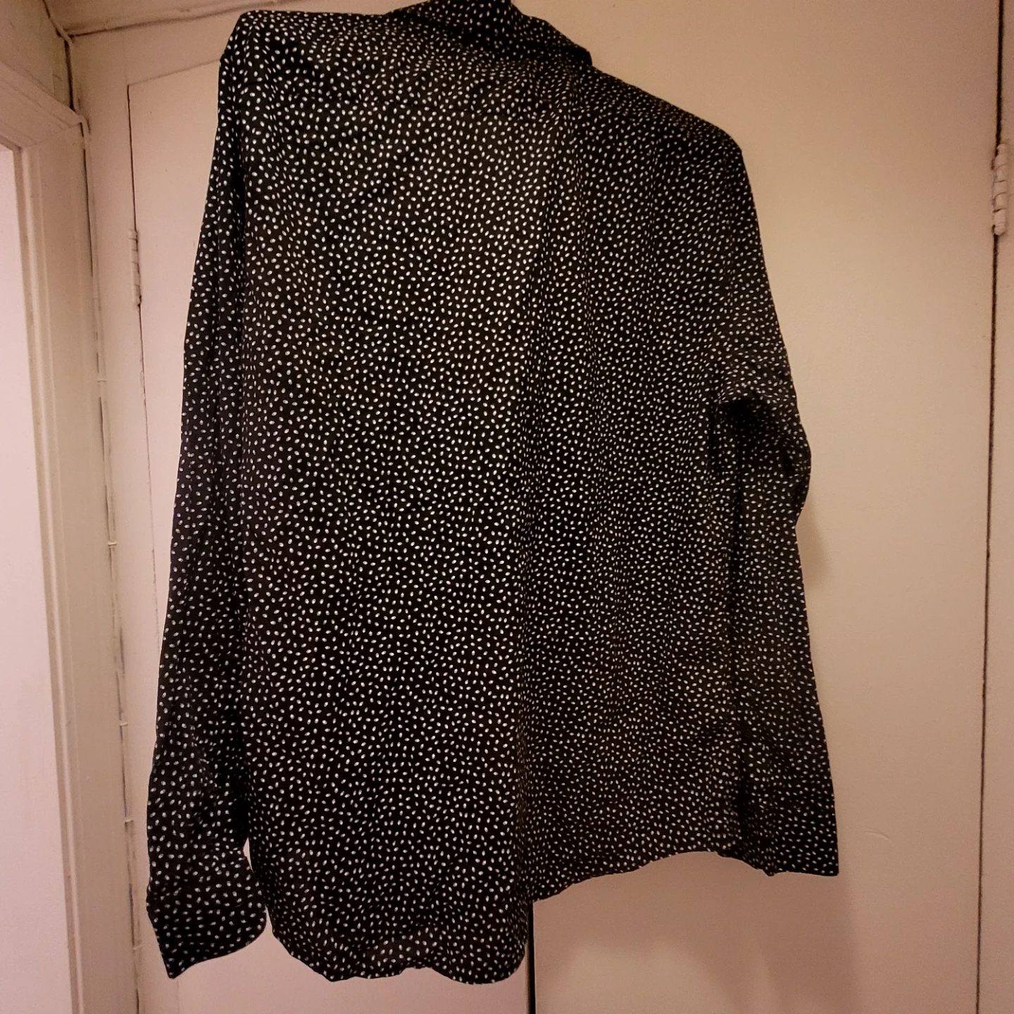 H&M Slim Fit Men's Black & White Dotted Long-Sleeve Shirt - photo 4