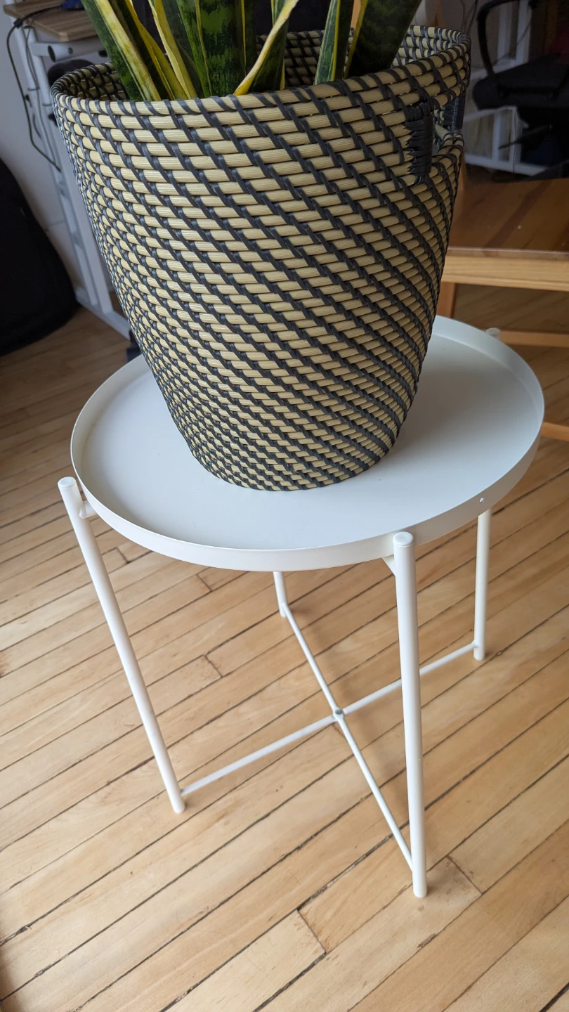 IKEA White Tray side Table/ petite table Ikea blanche
