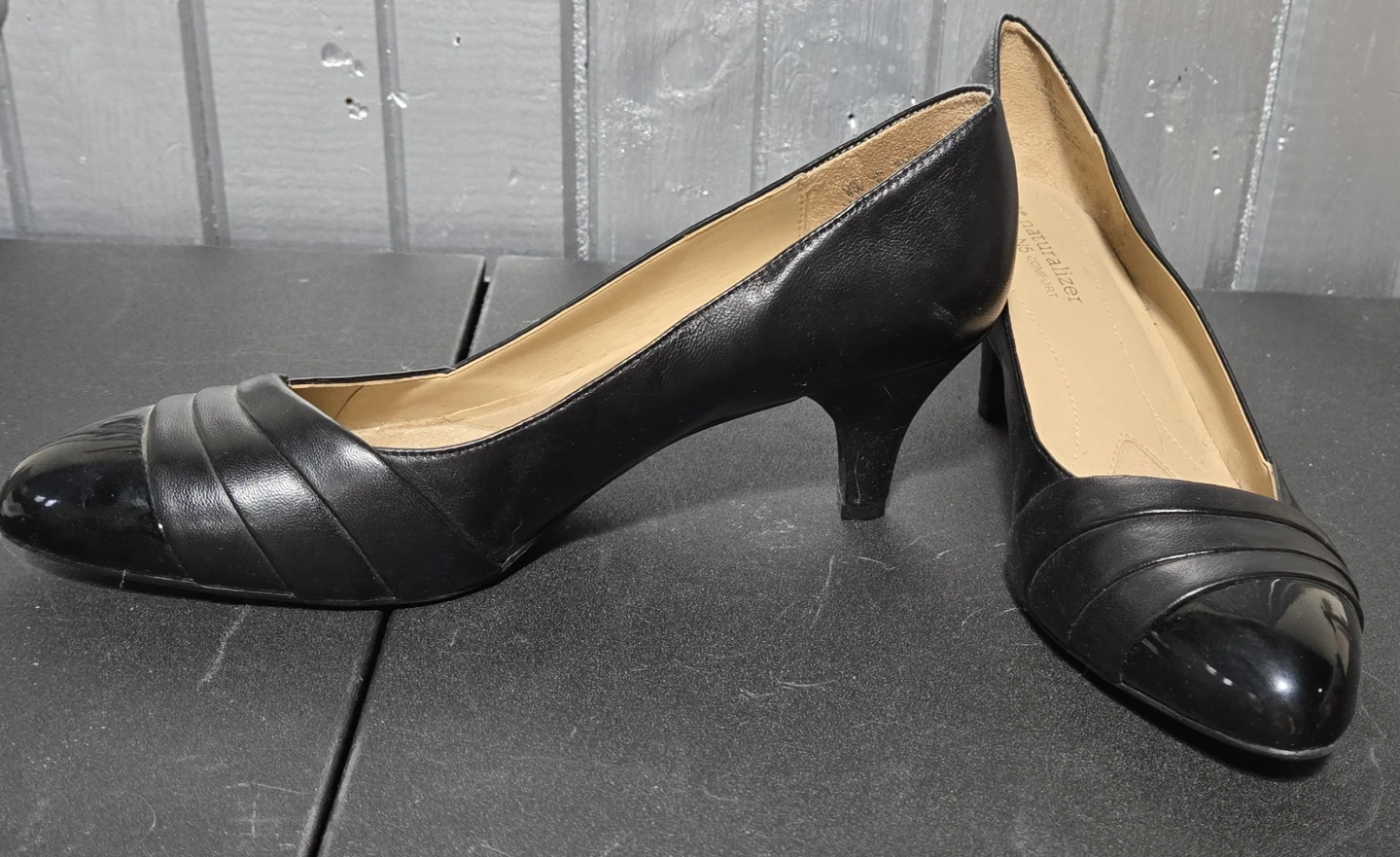 Naturalizer Black Leather Heels Size 8W