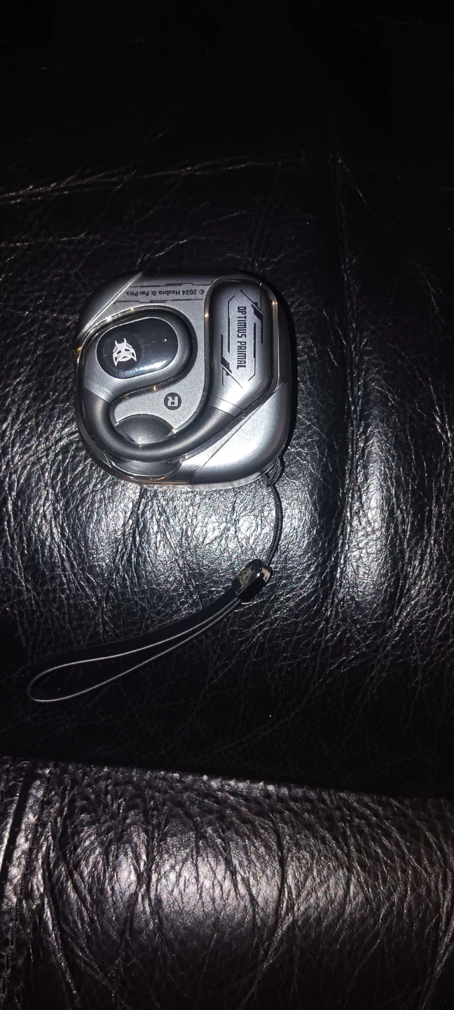 Transformers Optimus Prime Wireless Earbuds - photo 2