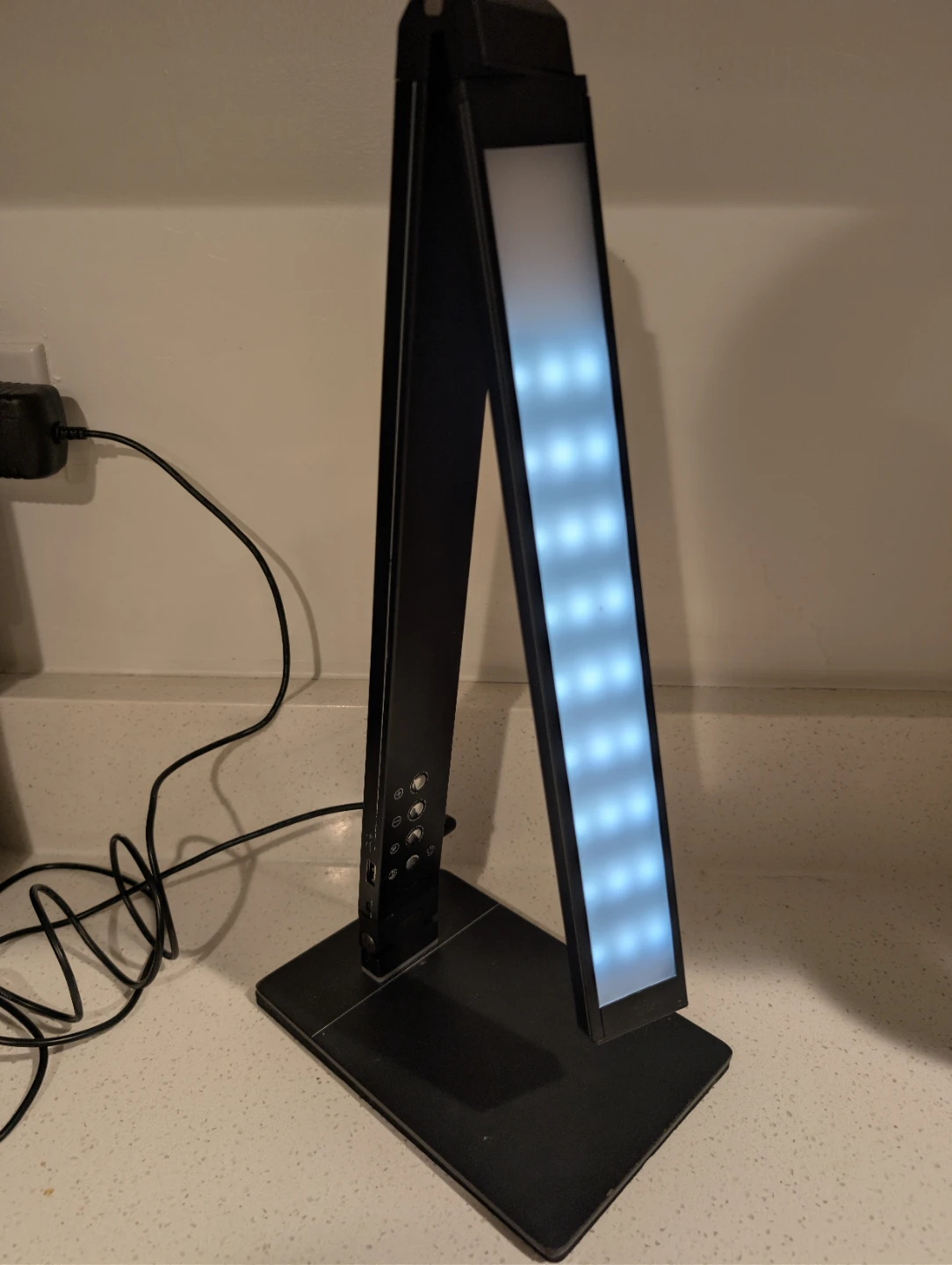 LED Desk Lamp Adjustable Brightness/Color Temperature - photo 2