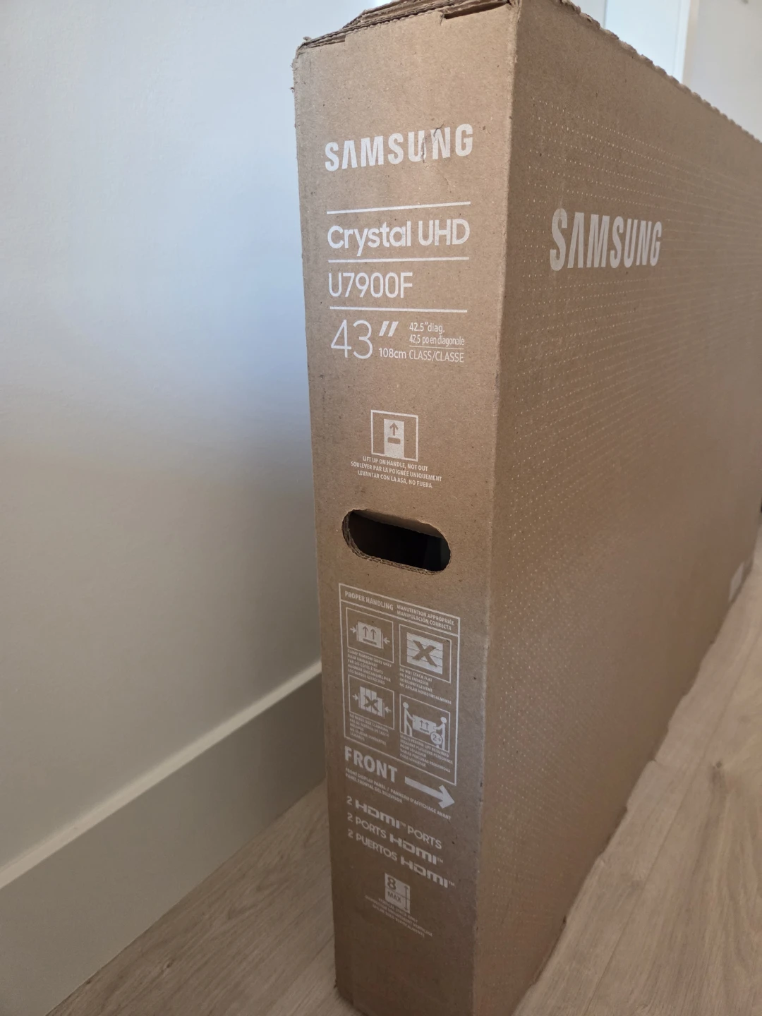 Samsung 43-inch Crystal UHD television - photo 2