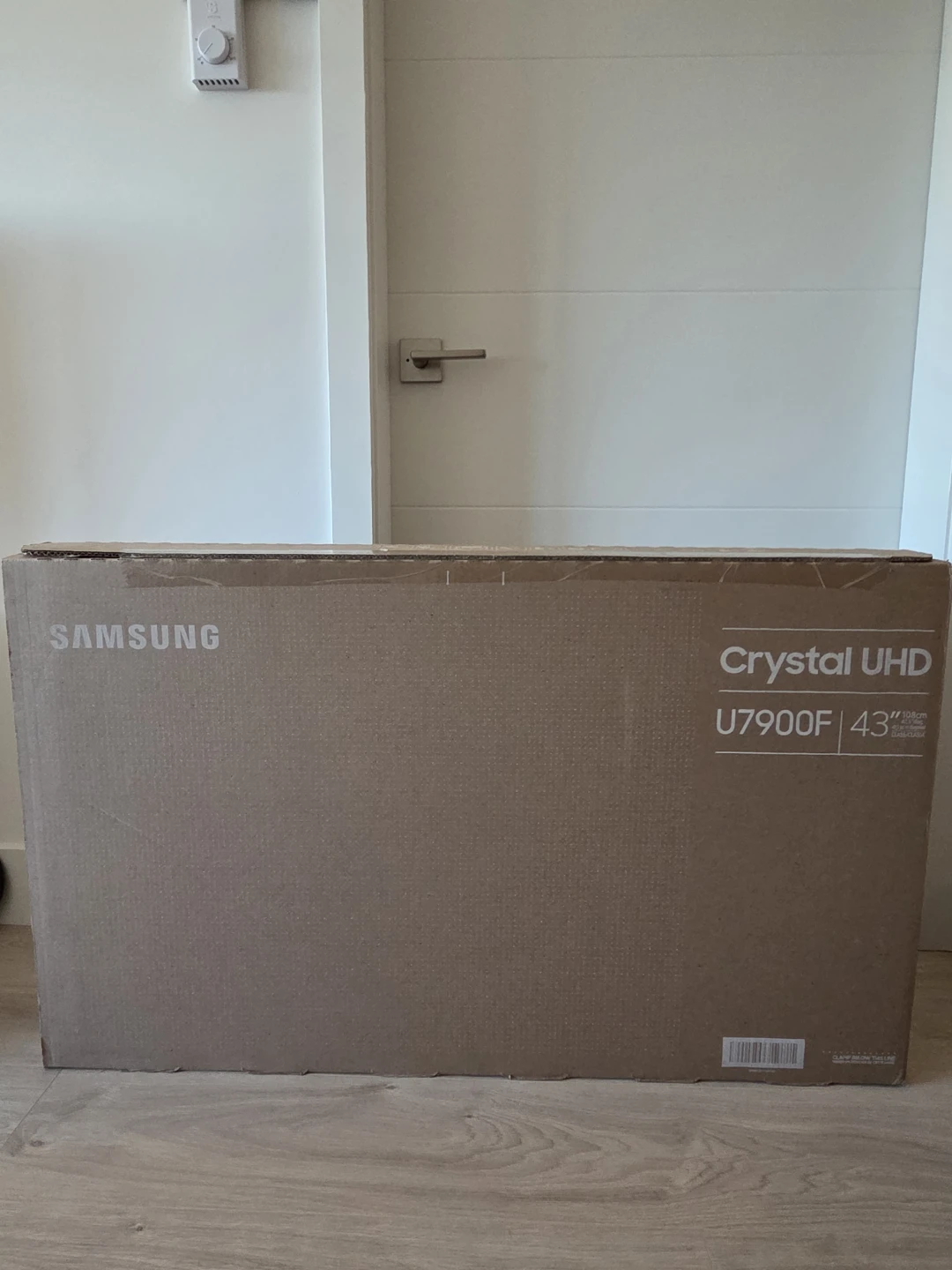 Samsung 43-inch Crystal UHD television - photo 3