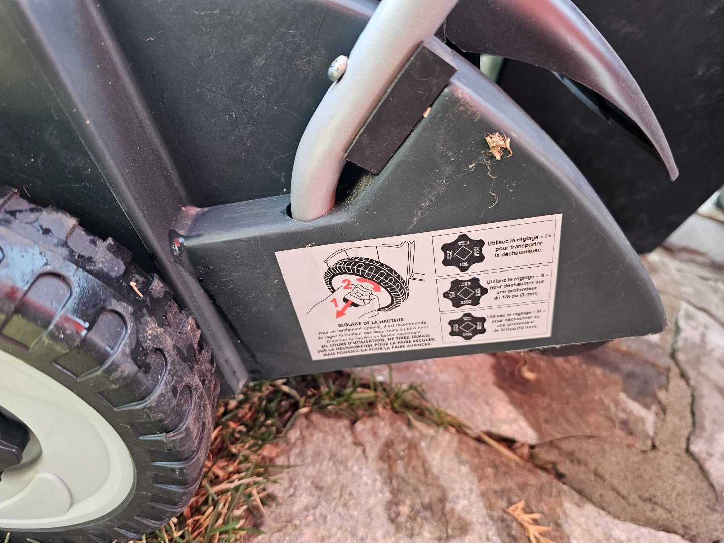 Yardworks Lawn Dethatcher/Scarifier - photo 5