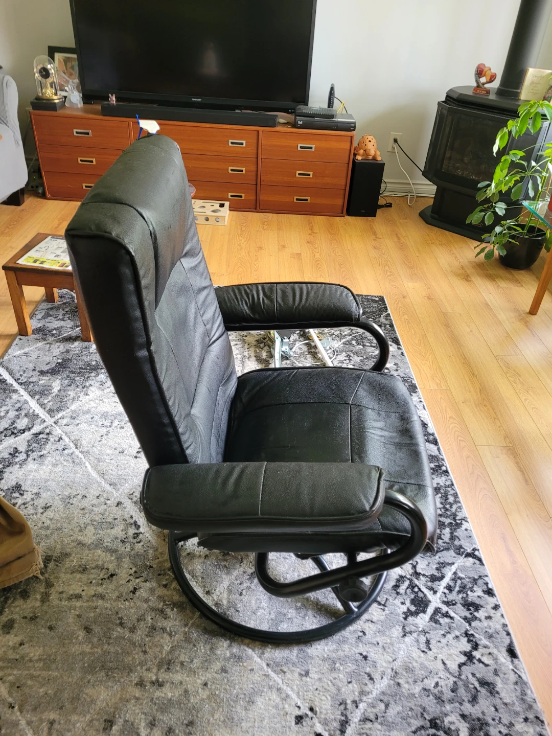 Black Faux Leather Office Chair - photo 3