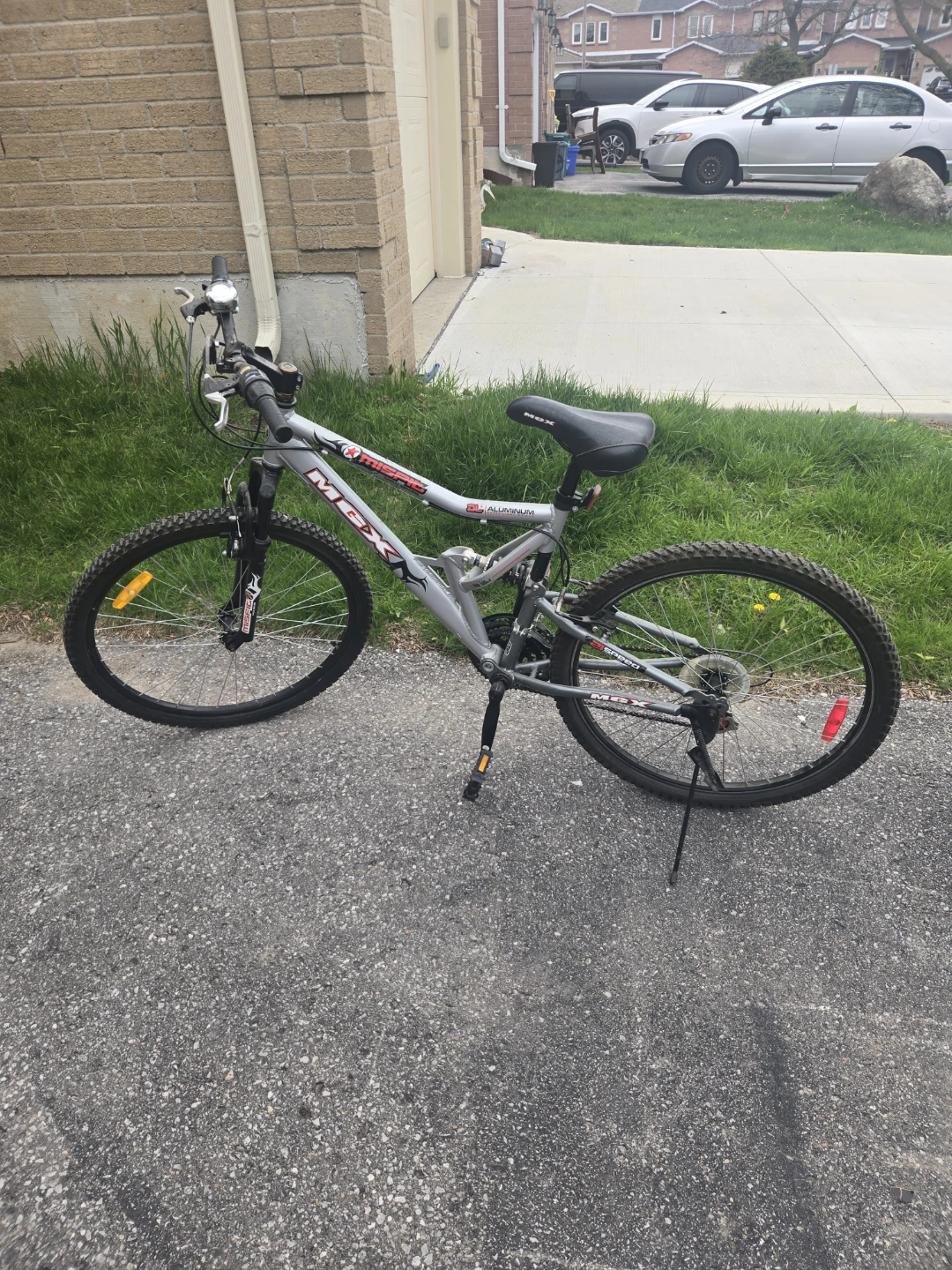 MGX 21-Speed Aluminum Mountain Bike