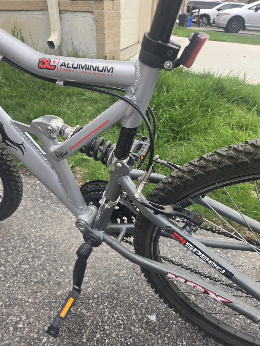 MGX 21-Speed Aluminum Mountain Bike - photo 2