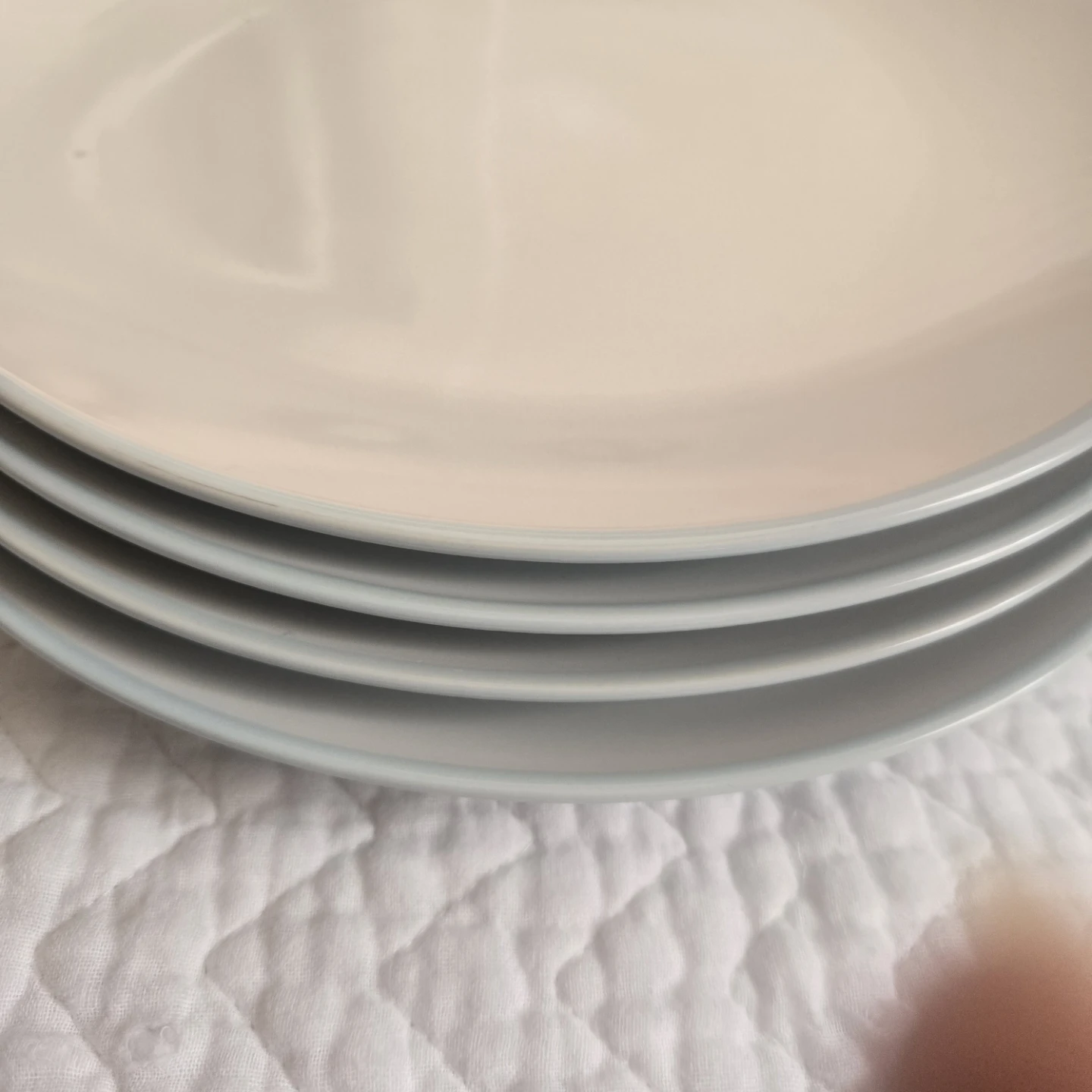 Set of 4 White Plates with Blue Rim - photo 4