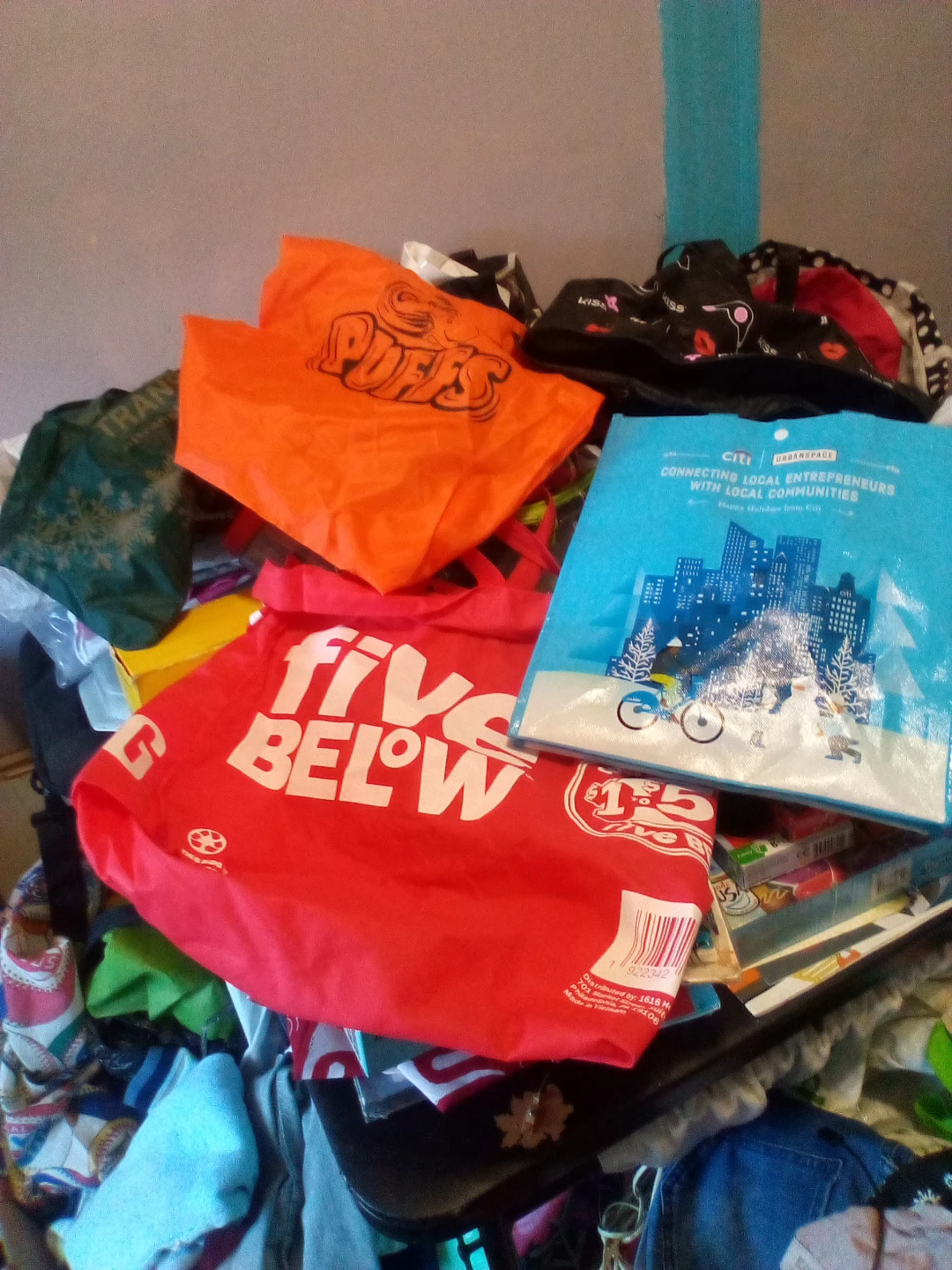 Assorted different cloth reusable bags - photo 3