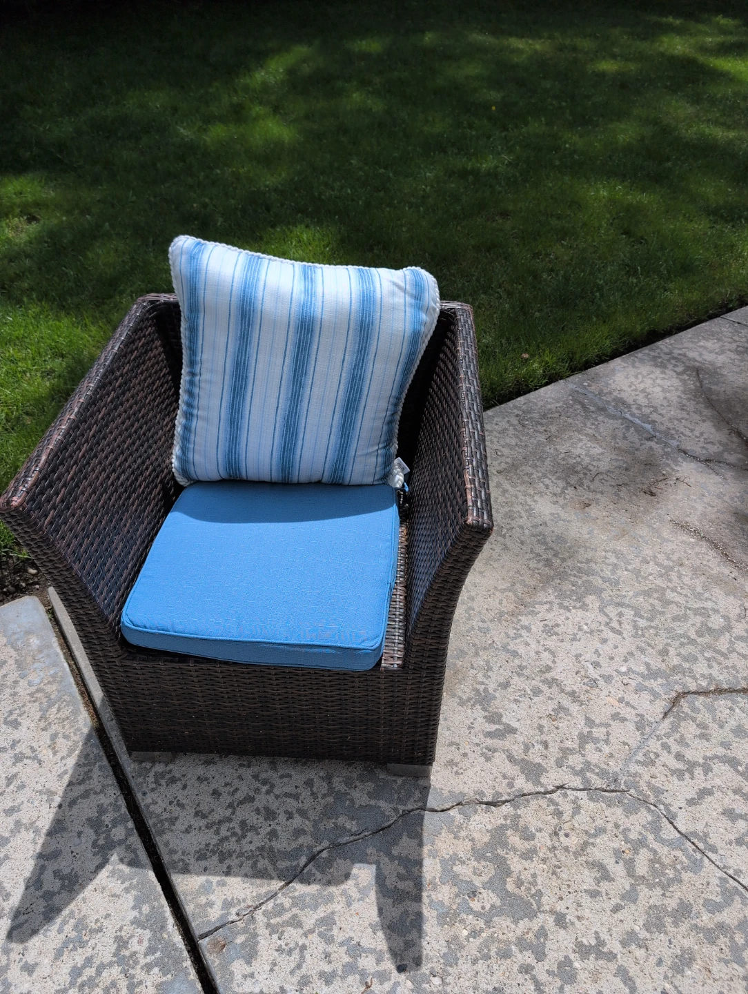 Outdoor Wicker Patio Chair with Blue Cushions - photo 2