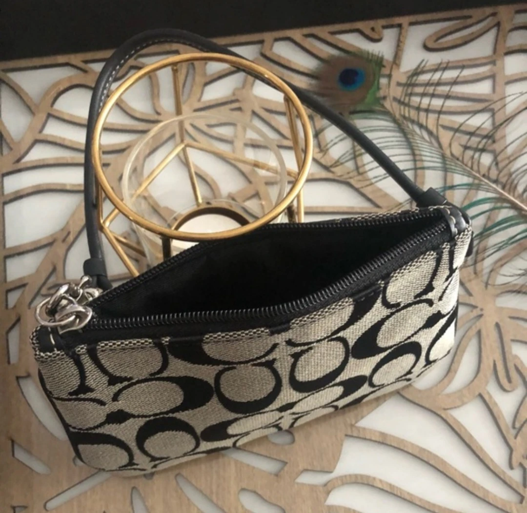 NWOT COACH Signature C Wristlet Pouch - photo 2