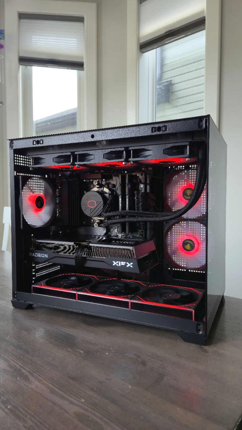 High-End 4K Gaming PC | Ryzen 7 7700X + RX 9060 XT