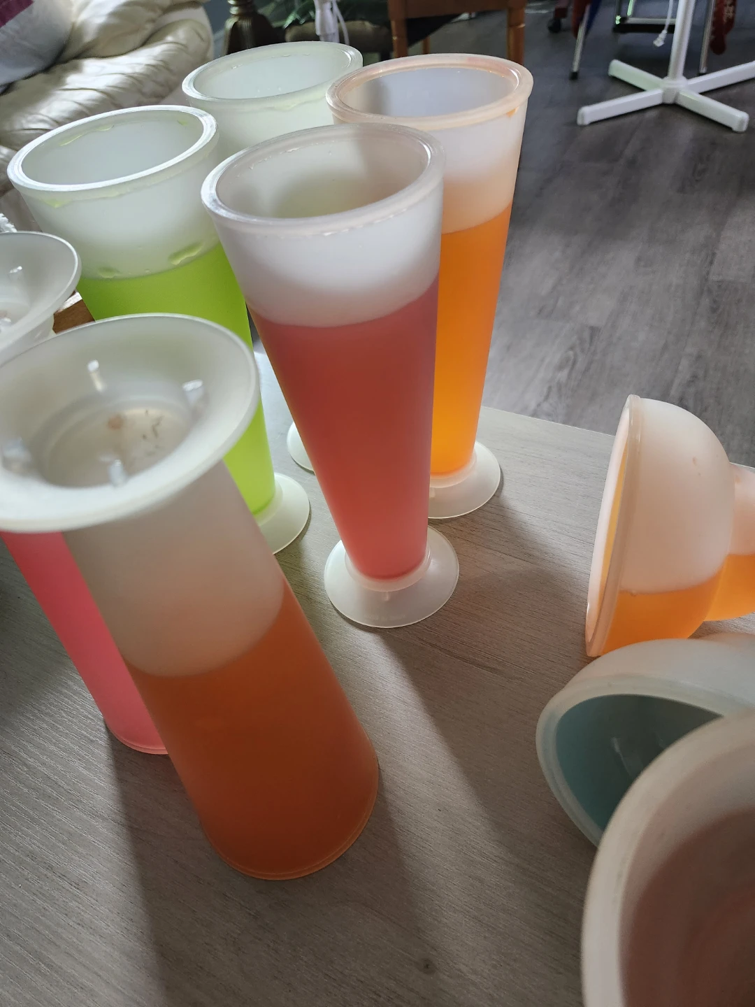 Double walled plastic novelty drinking glasses - photo 3