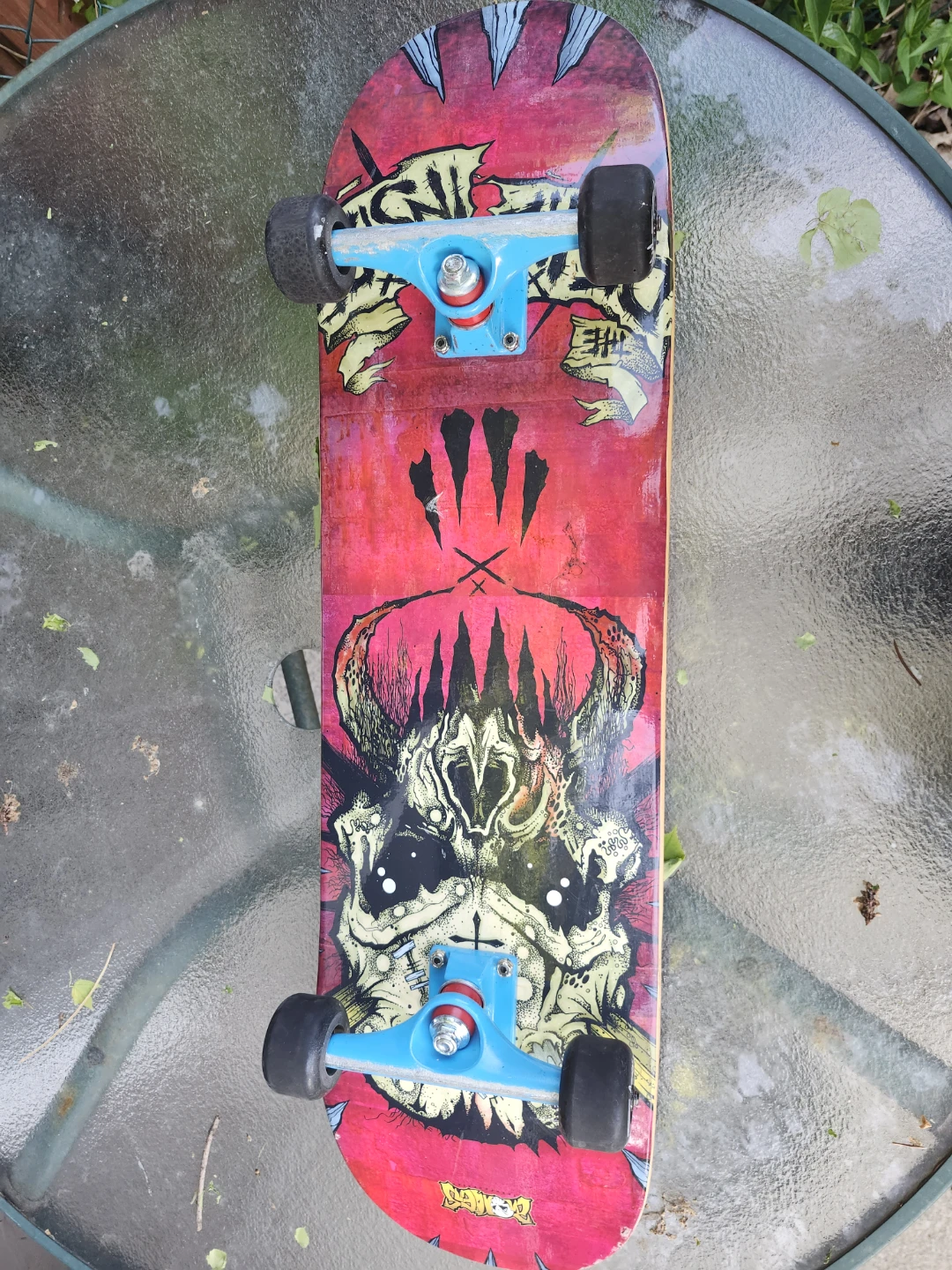 Skateboard 32 in long, 8.5 wide, 8.125 in track Great Design - photo 2