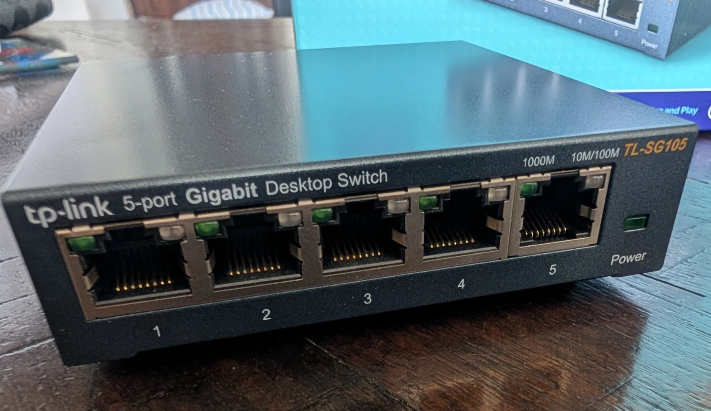 TP-Link 5-Port Gigabit Desktop Network Switch TL-SG105 - photo 2