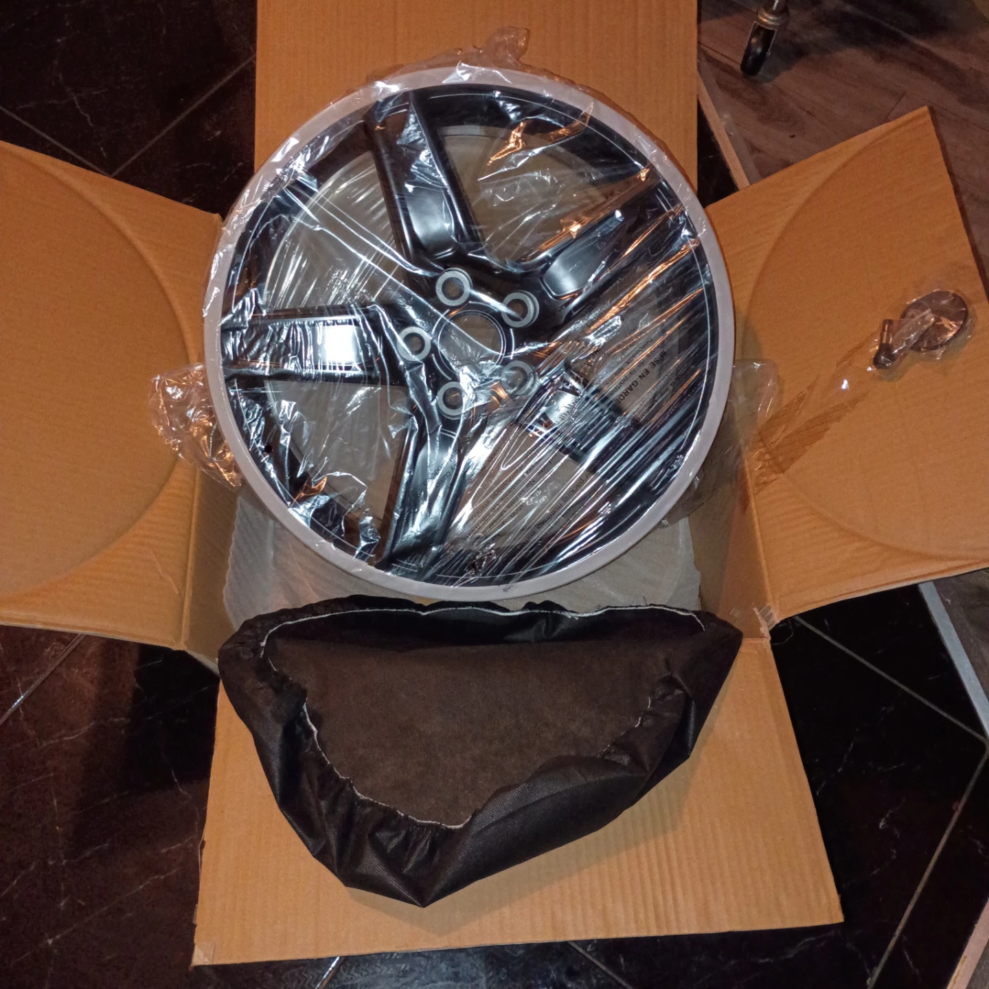 2 brand new RTX Alloys Frost 18" Satin Black Wheel
