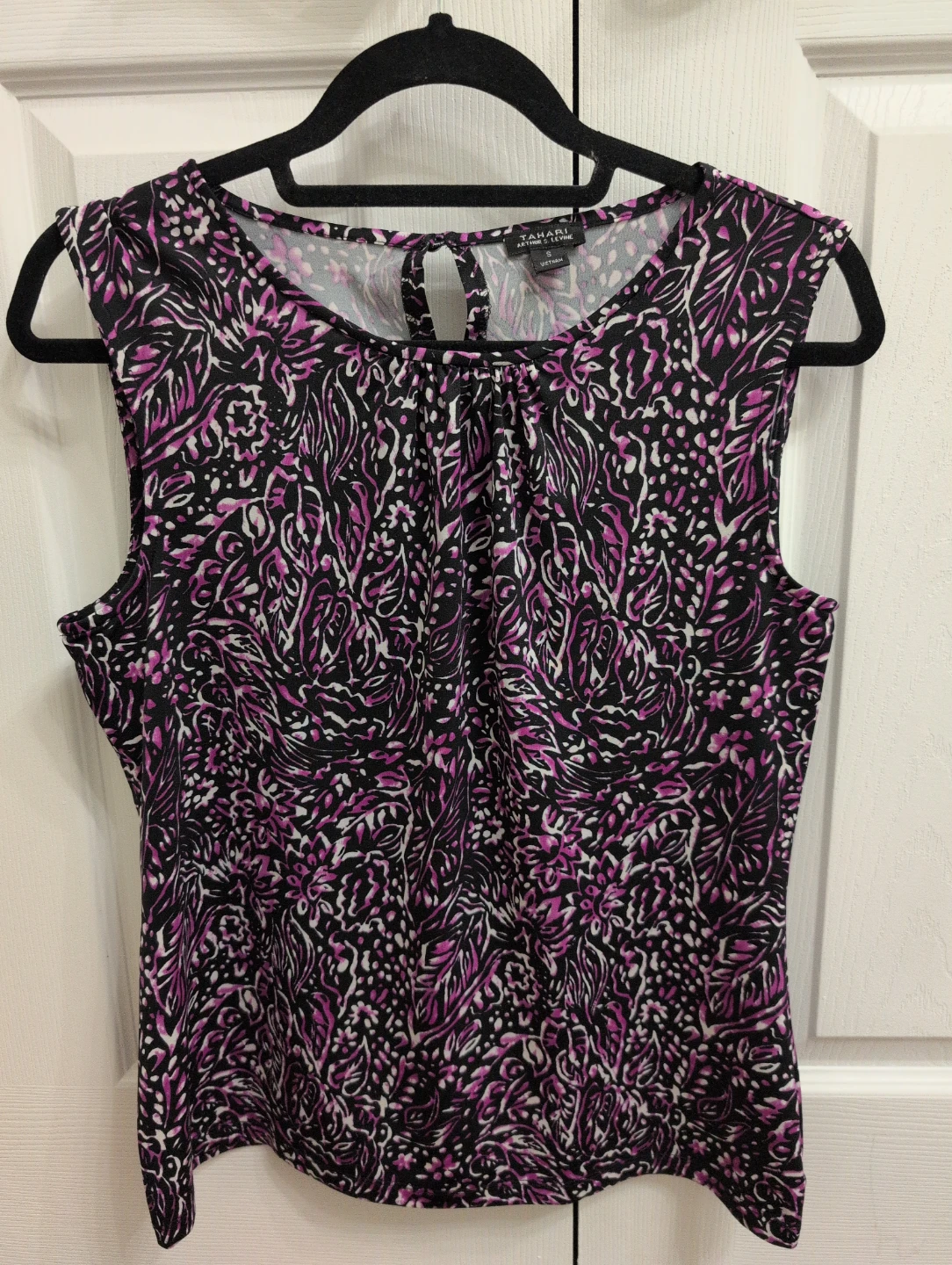 Tahari Arthur S. Levine Women's Sleeveless Blouse
