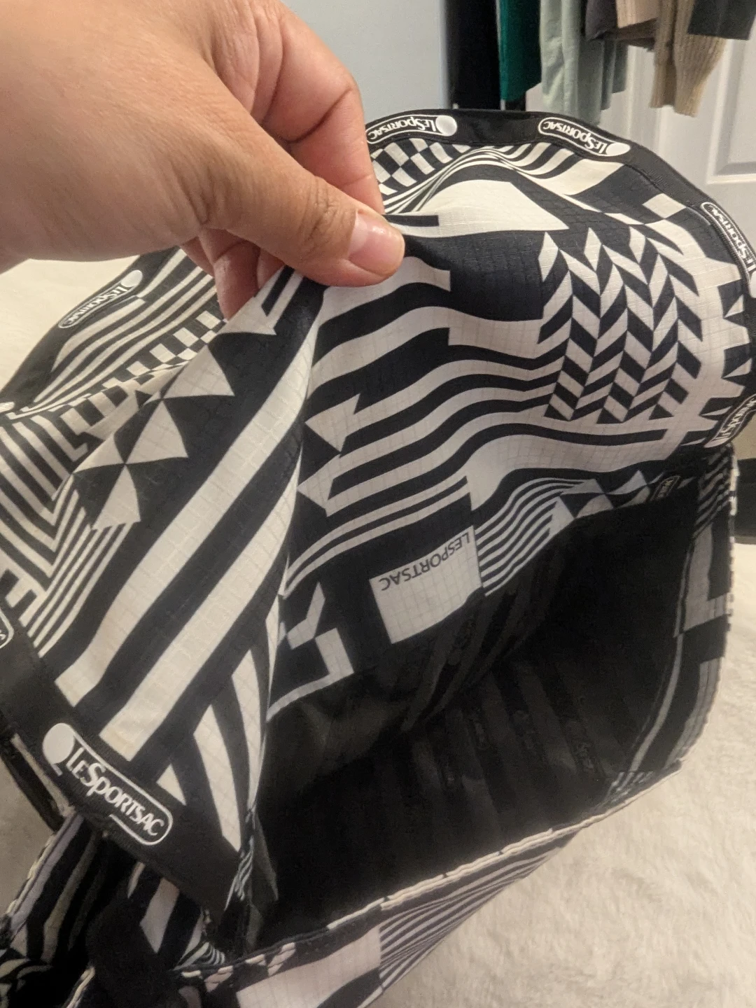 LeSportsac Black and White Geometric Print Shoulder Bag - photo 5