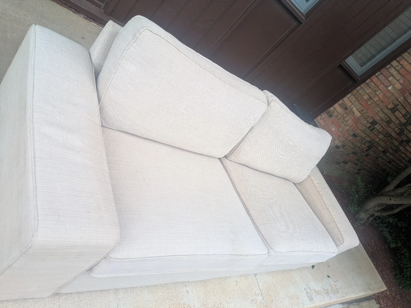 Ikea Couch - free delivery - photo 2