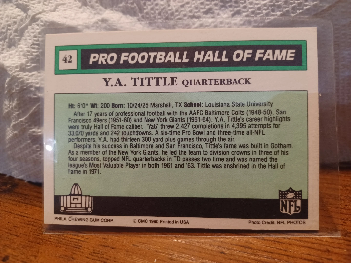 1990 CMC Pro Football Hall of Fame Y.A. Tittle Card - photo 2