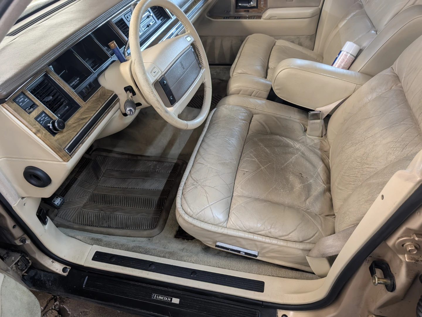Lincoln Town Car - photo 3