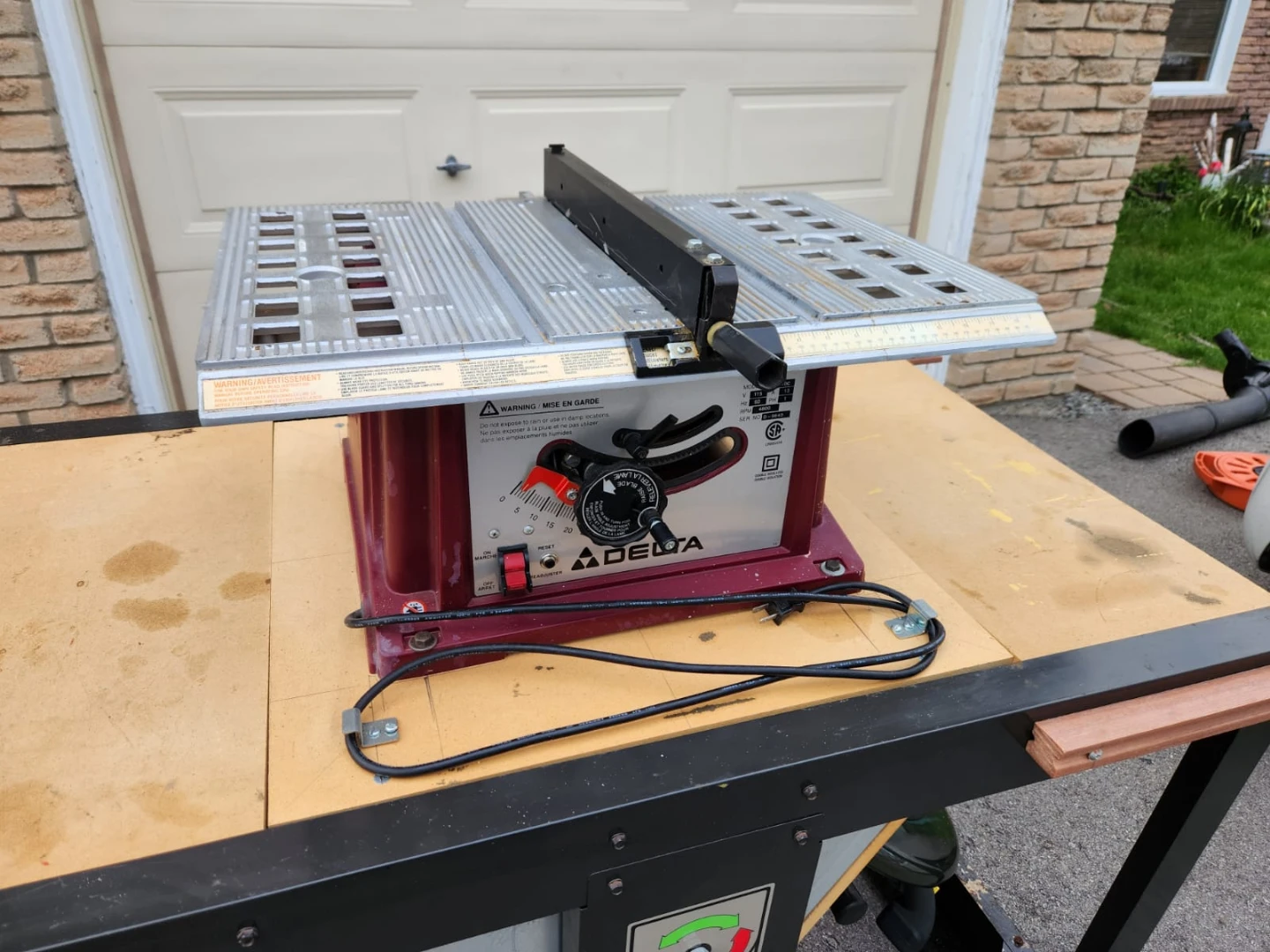 Craftsman Rotary Tool Bench w/ Table Saw, Mitre Saw, belt Sander - photo 5