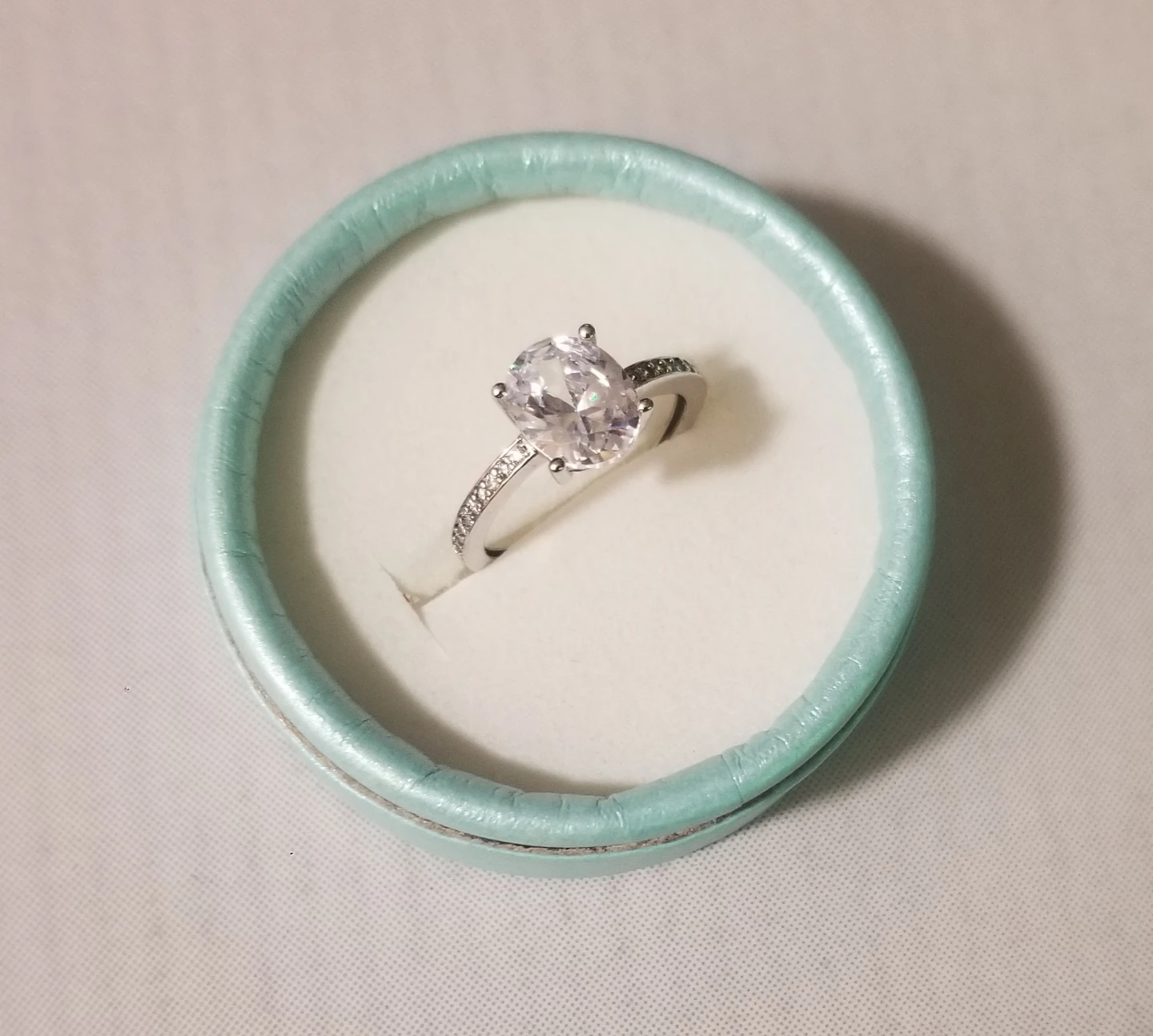 Like new 925 Sterling Silver Elegant W Ring