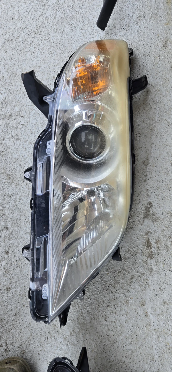 2011 - 2015 toyota sienna Headlights - photo 3