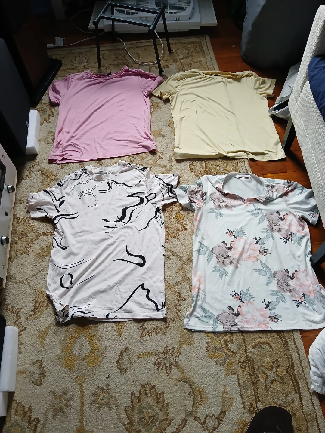 Lot of 4 T-Shirts - Various Brands & Sizes - photo 3