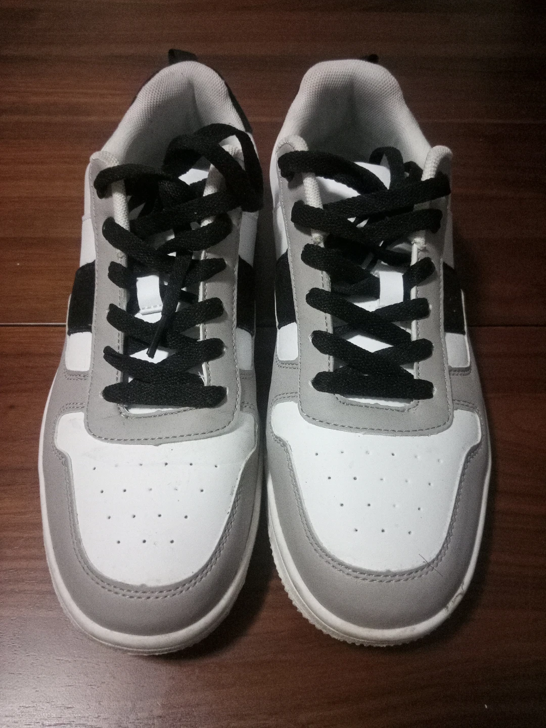Men's White, Grey and Black Sneakers Size 9 - photo 2