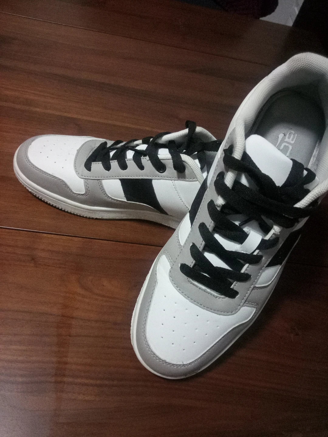 Men's White, Grey and Black Sneakers Size 9 - photo 3