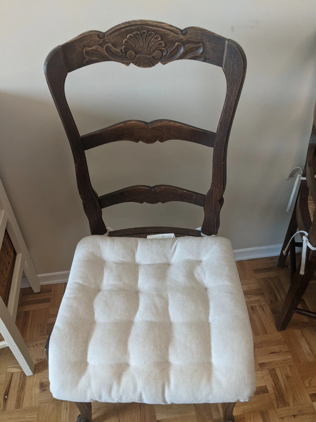 Set of 2 Dark Wood Dining Chairs with White Cushions - photo 3