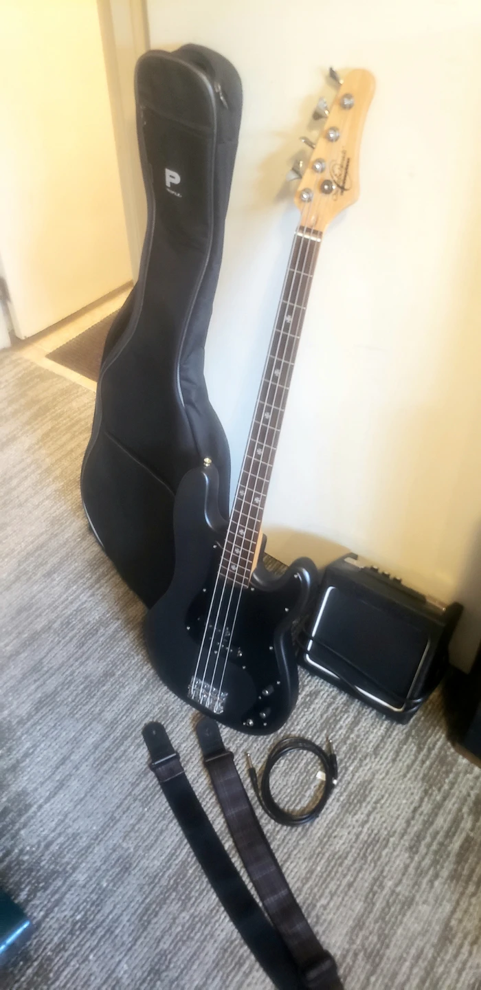 Cool Black Bass Guitar with Gig Bag and Amp,Strap