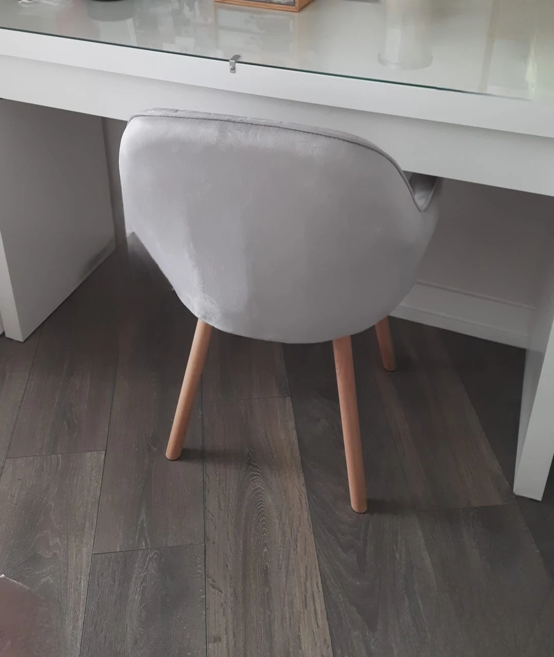 White Desk with Glass Top and Grey Accent Chair - photo 2