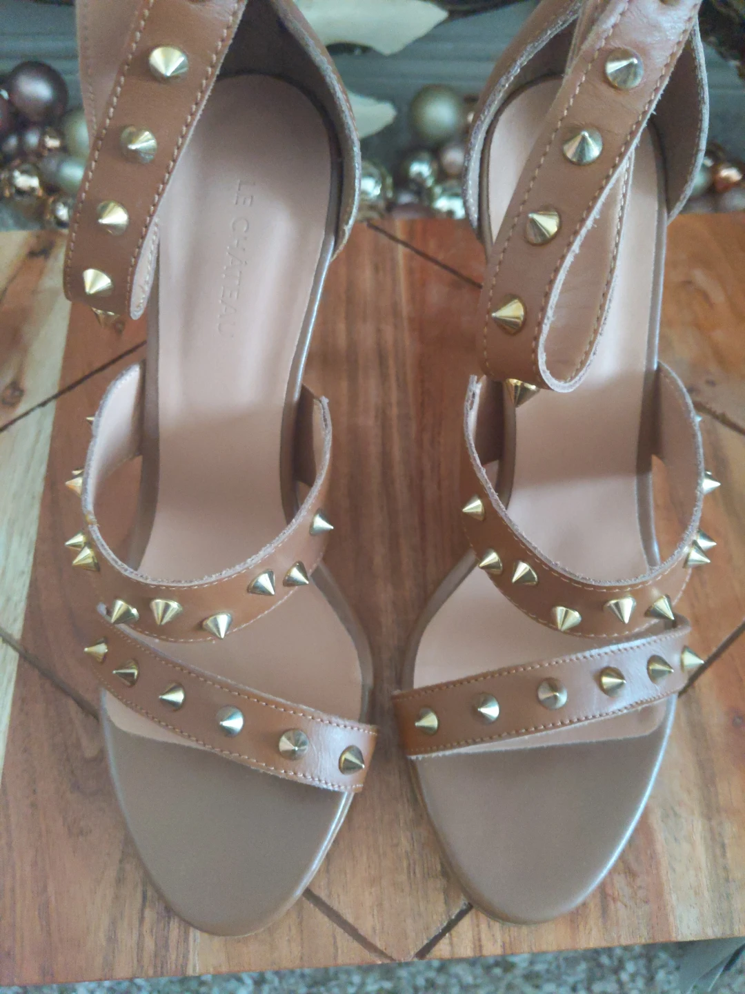 Le Château Tan Studded Heels Size 9 - photo 3
