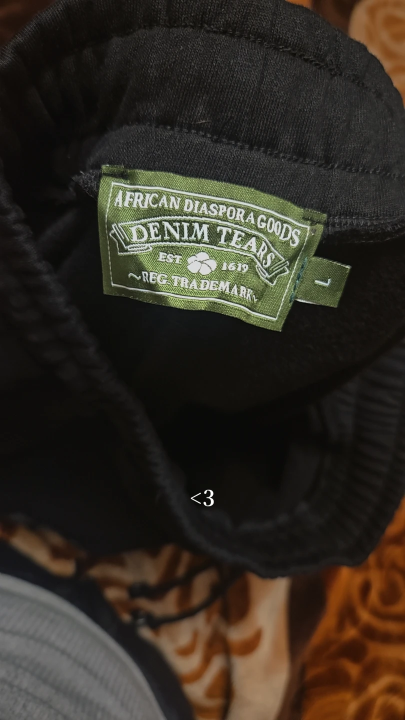 Denim Tears Cotton Wreath Sweatpants Black Monochrome - Size L - photo 4