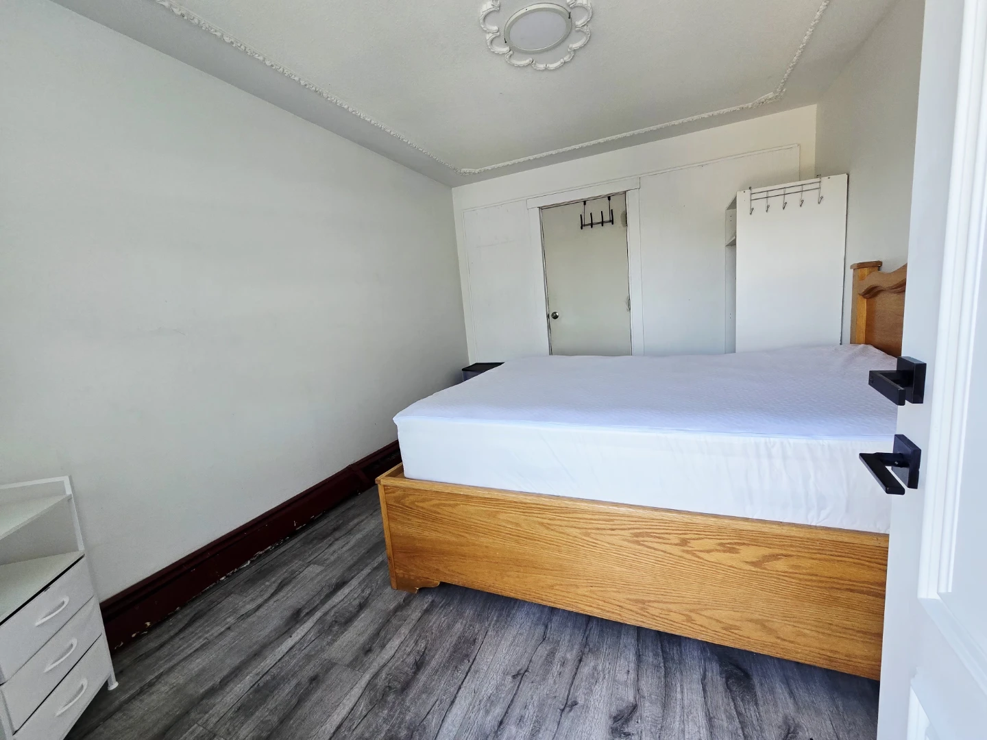 Pets are allowed _Balcony Room _private entrance _Joyce