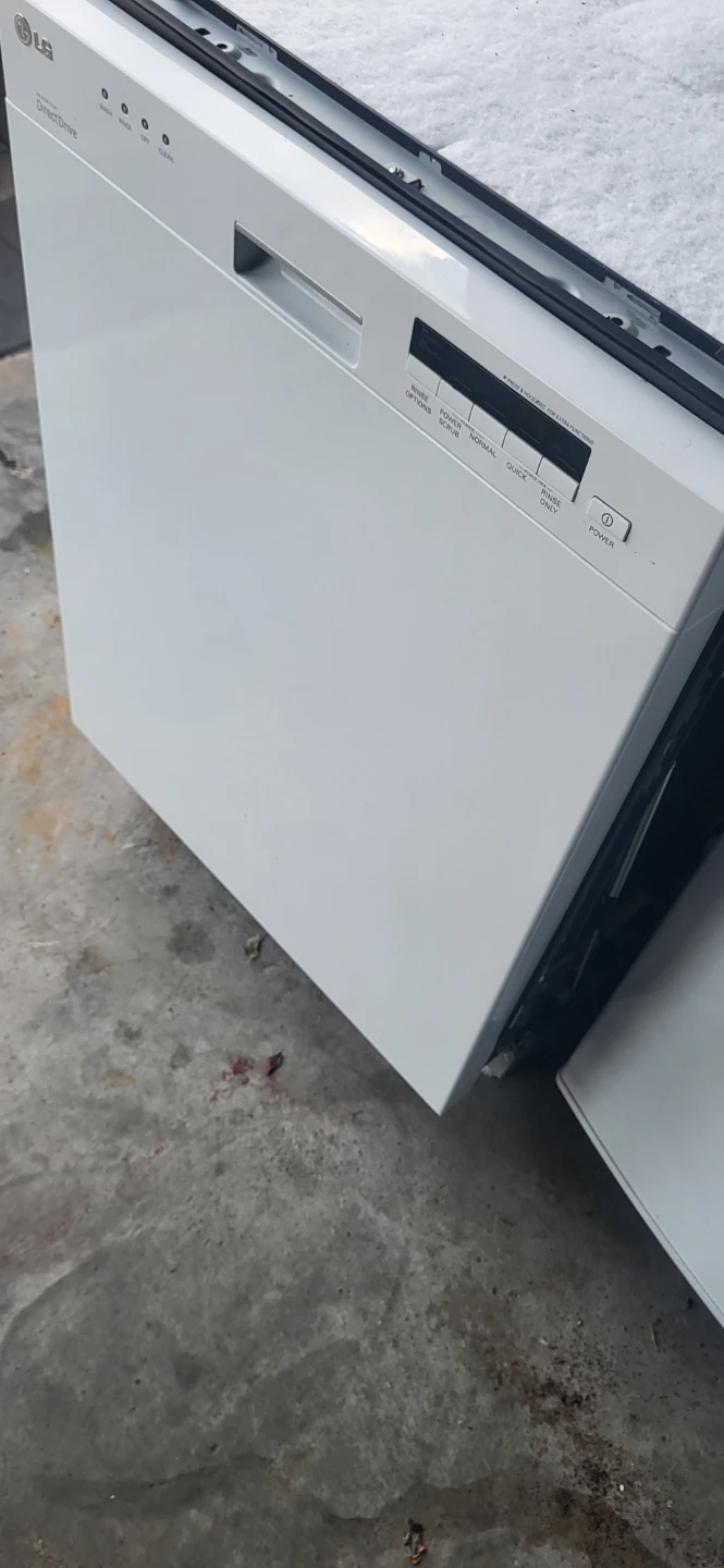 LG White Dishwasher - photo 3