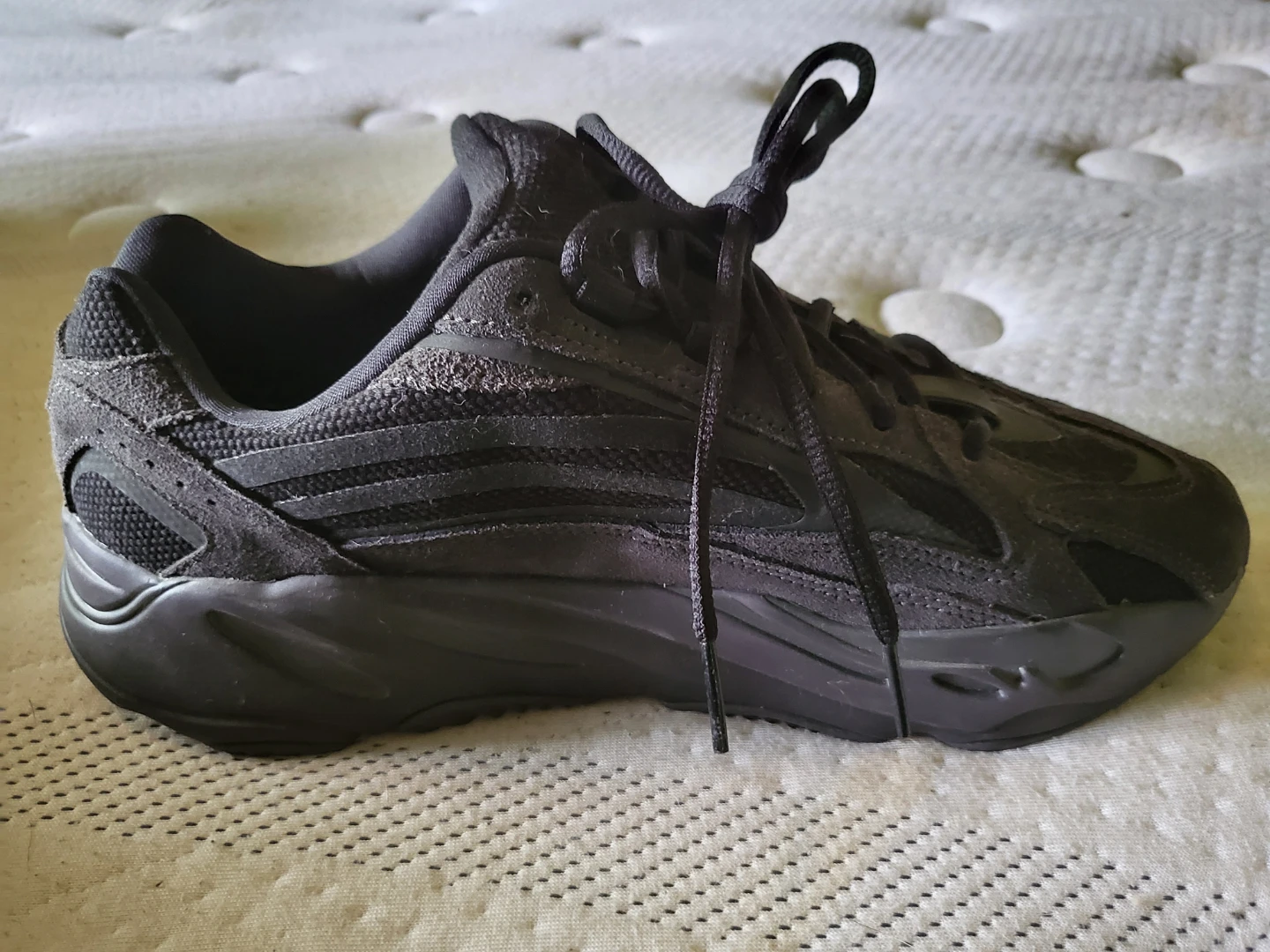 Yeezy Boost 700 V2 Vanta 2019 - photo 5