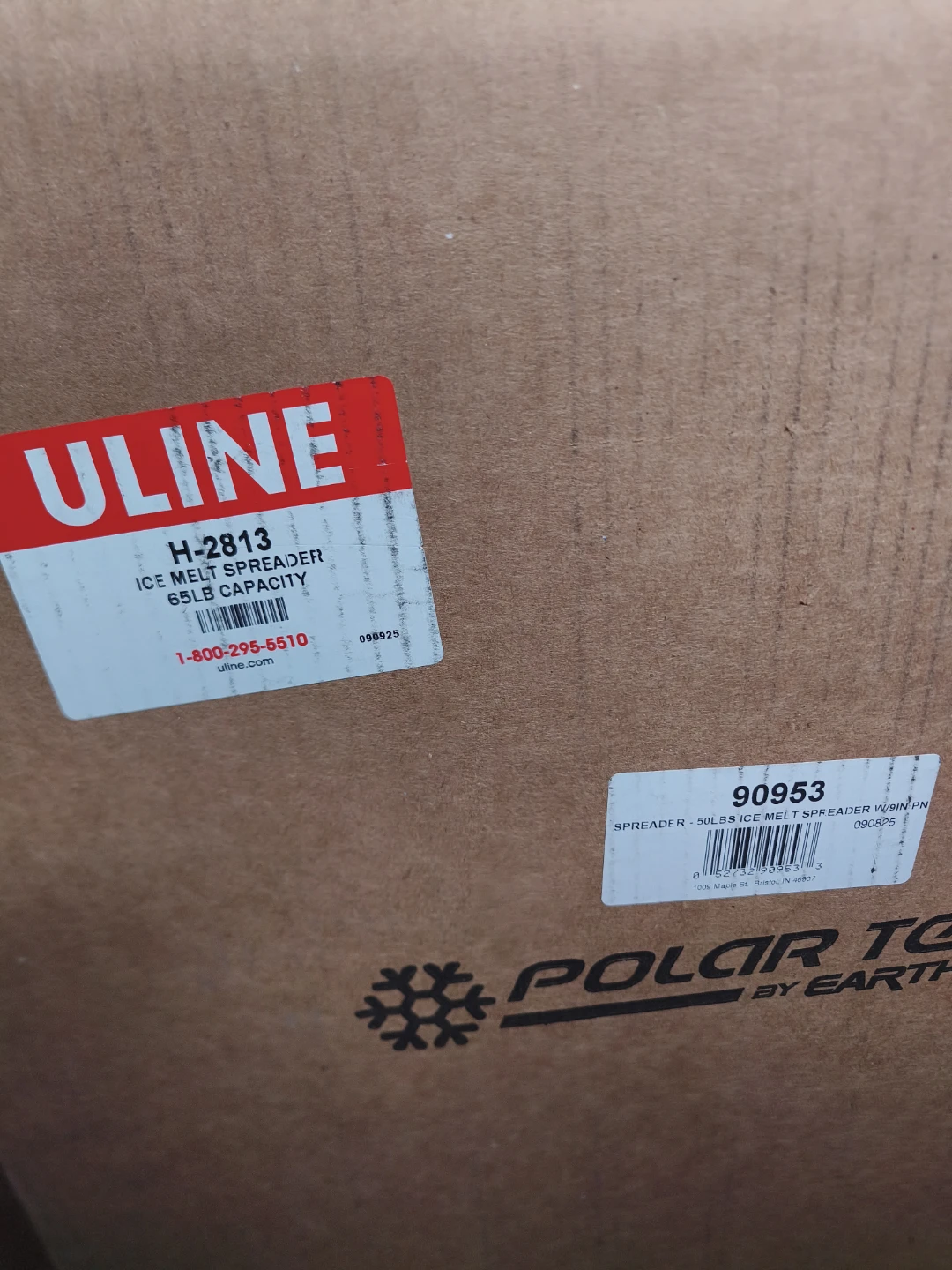 Uline H-2813 Ice Melt Spreader - 65 lb Capacity - photo 4