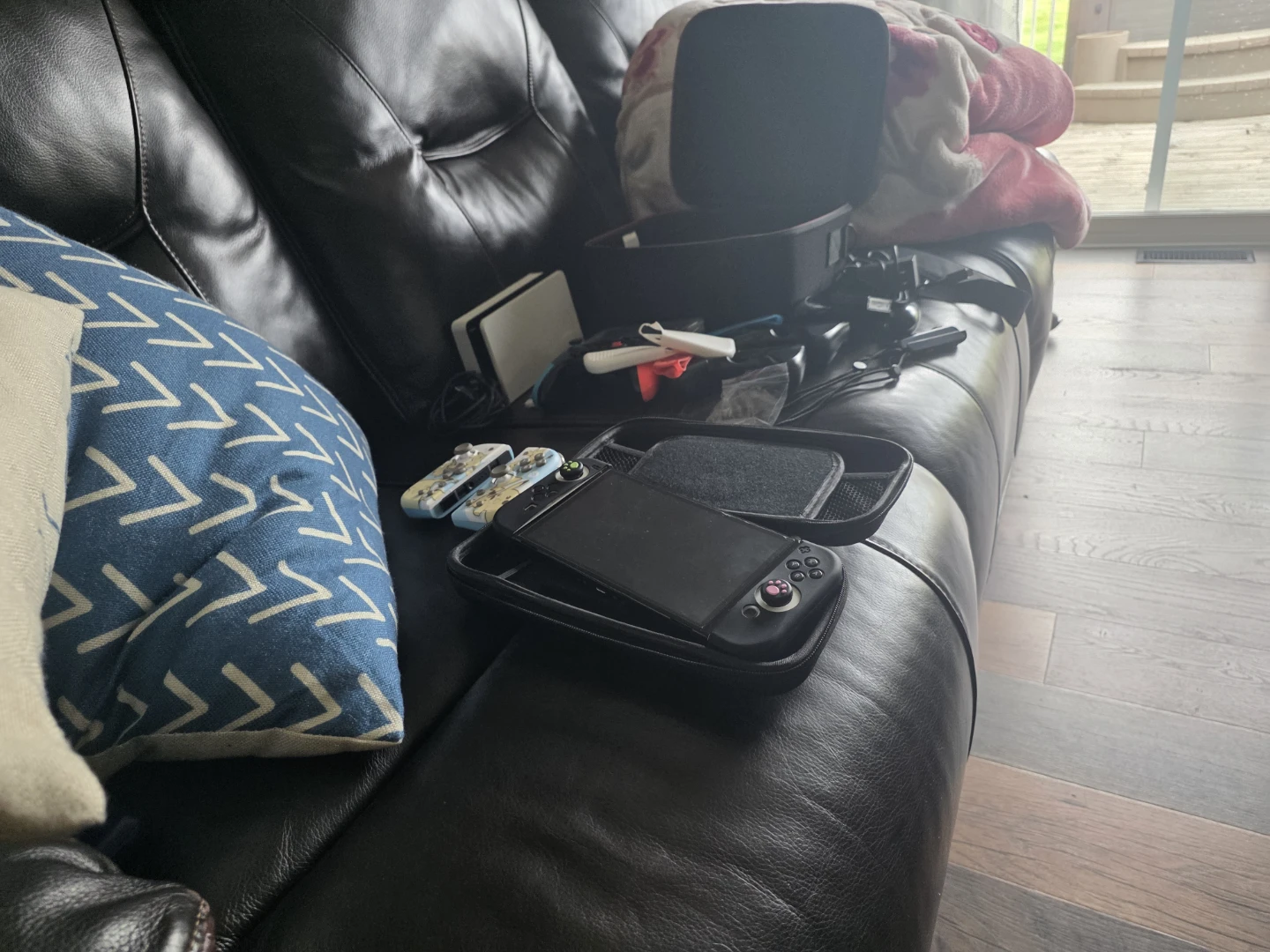 Nintendo Switch OLED Console with Accessories - photo 4