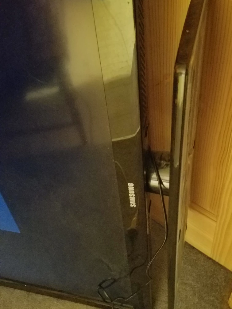 Samsung 55-inch LCD TV, model LN55E650 - photo 2