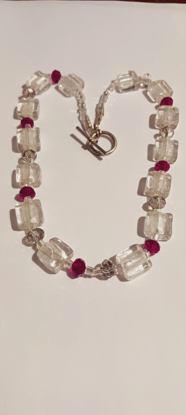 New !! Clear Cube Beaded Necklace with Fuchsia Accents - photo 4