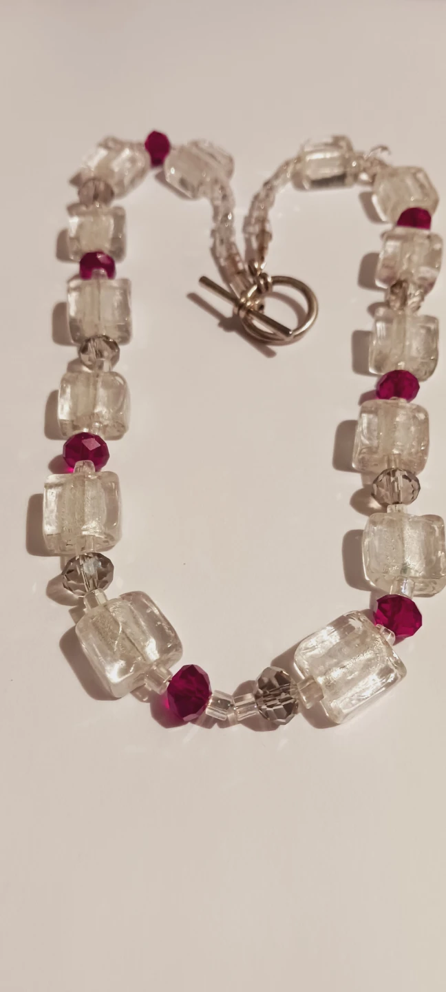 New !! Clear Cube Beaded Necklace with Fuchsia Accents - photo 5
